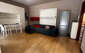 Urban House - Comfy Flat Navigli Milan Center